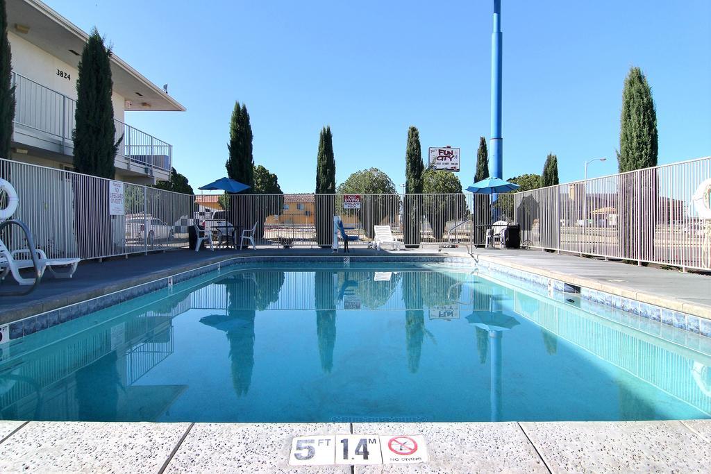Motel 6-Carlsbad, Nm Εξωτερικό φωτογραφία